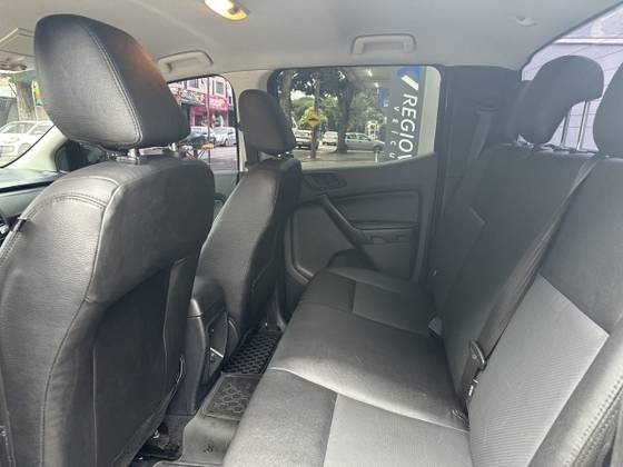 FORD RANGER 2.2 XLS 4X4 CD 16V DIESEL 4P AUTOMÁTICO FORD RANGER 2.2 XLS 4X4 CD 16V DIESEL 4P AUTOMÁTICO